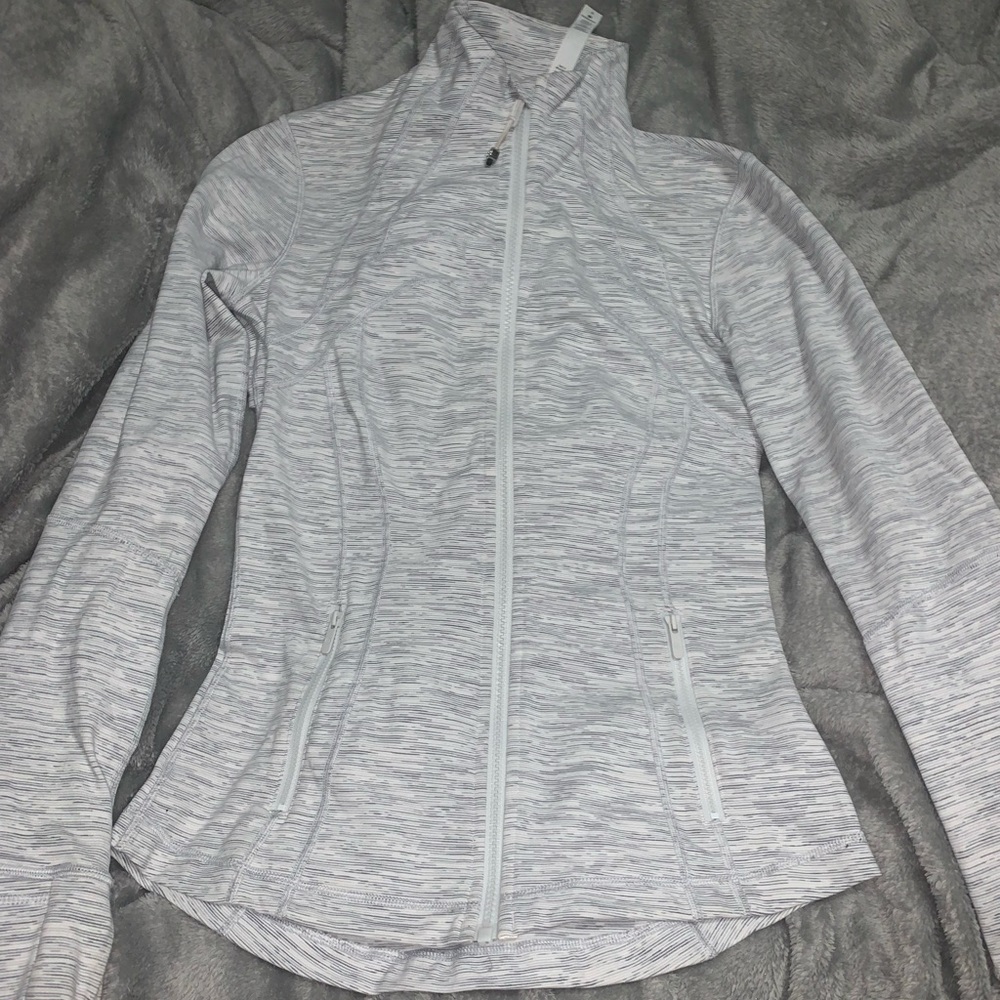 size 6 Lululemon Define Luon jacket
